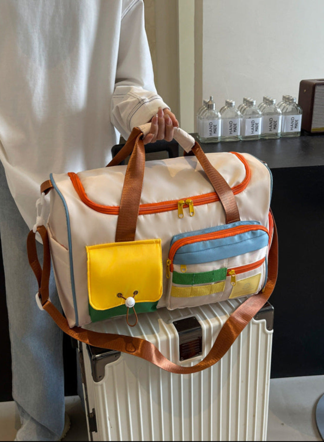 Color Block Multi-Pockets Travel Bag | Lily Bloom