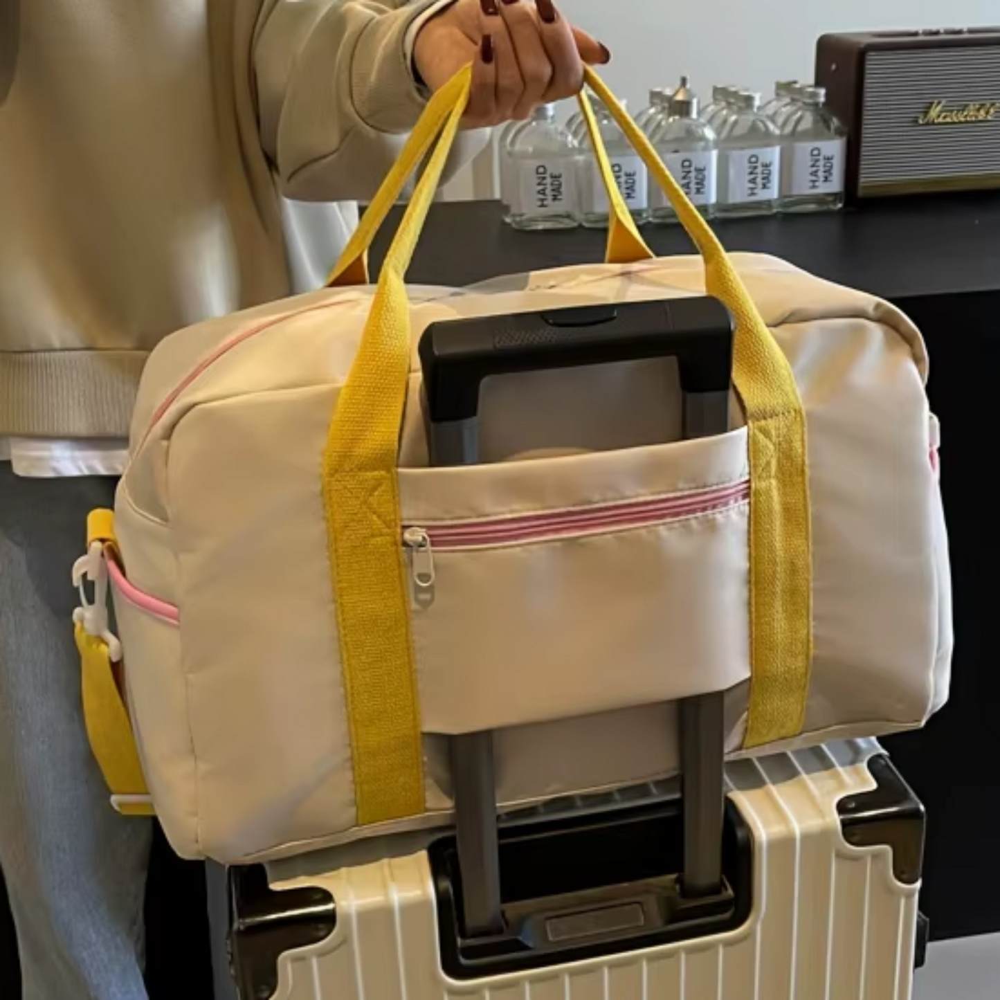 Lightweight Color Block Multi-Pockets Travel Bag