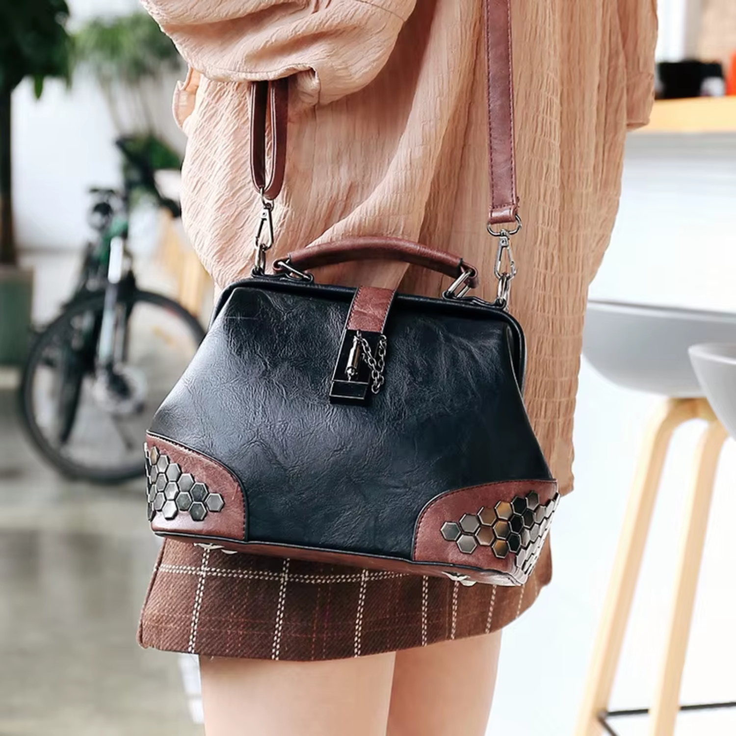 Rivets Leather Cross-body Shoulder Bag