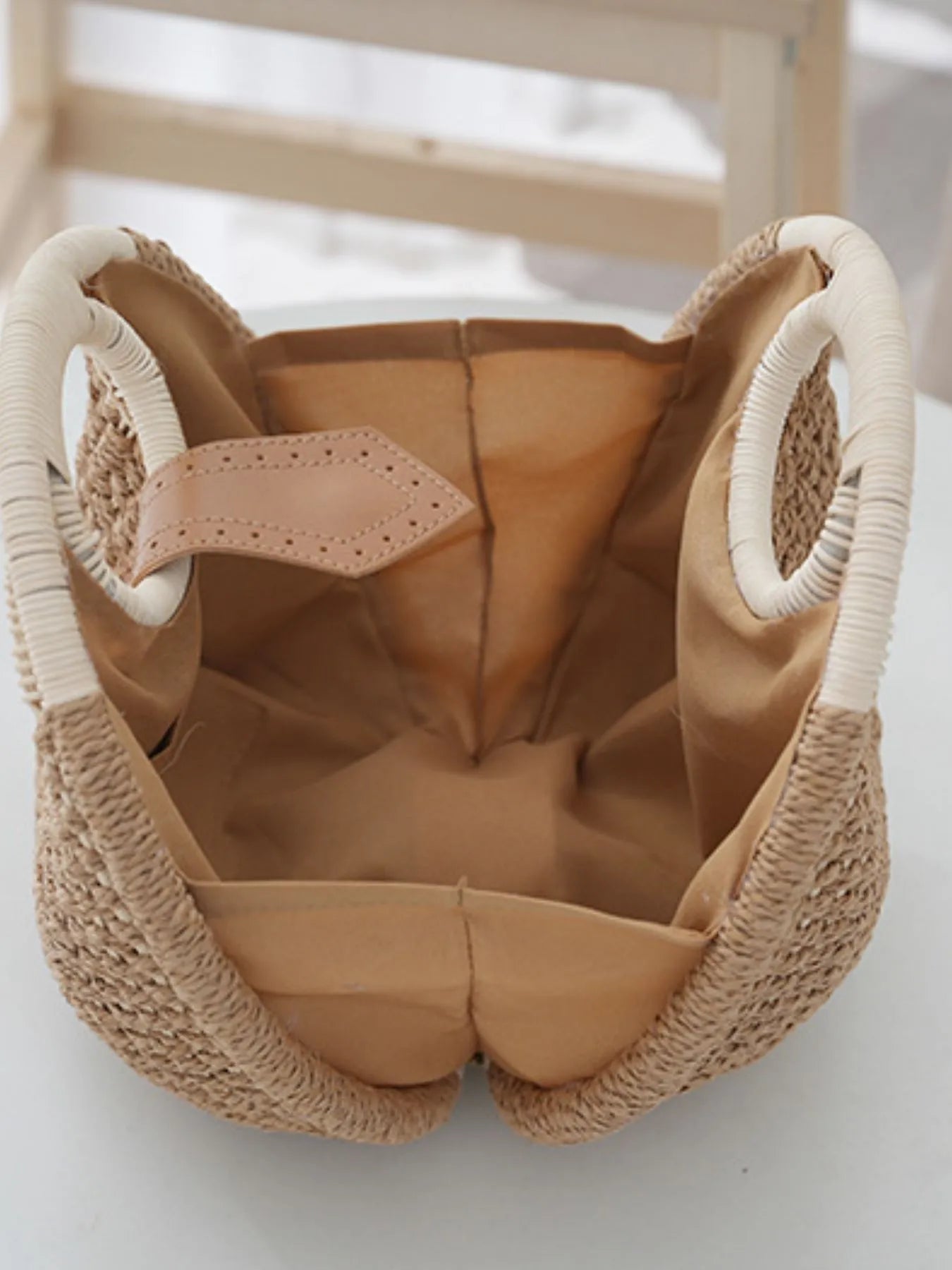 Straw Braided Round Handbag | Lily Bloom